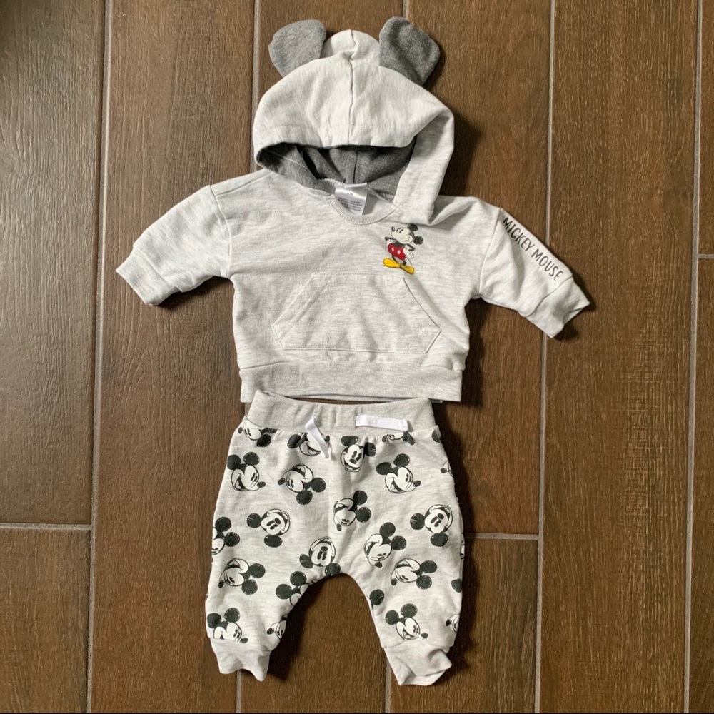 2 piece Mickey Mouse set